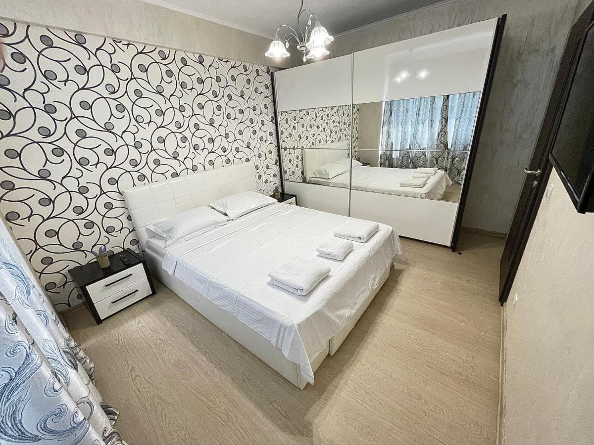 Dacia Residence Apartments Self Check-In Craiova Buitenkant foto