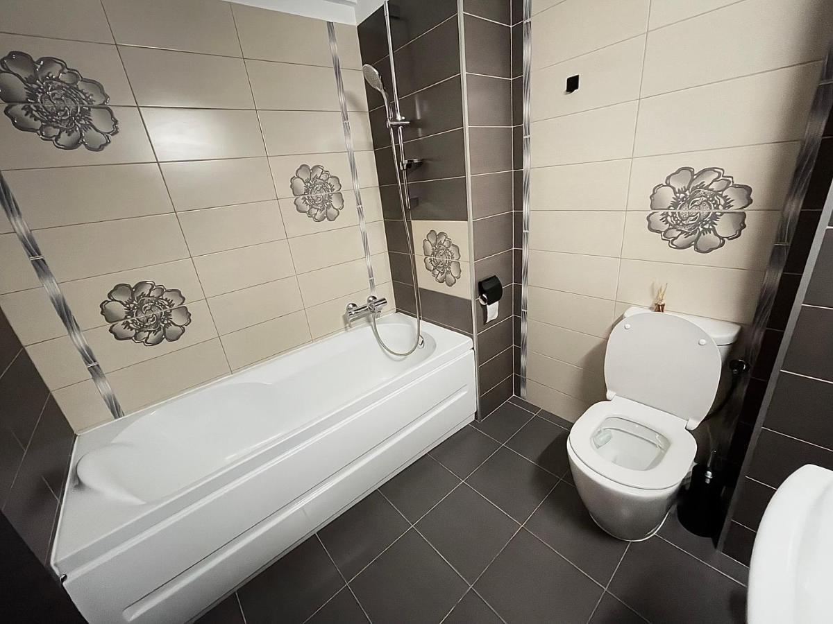 Dacia Residence Apartments Self Check-In Craiova Buitenkant foto